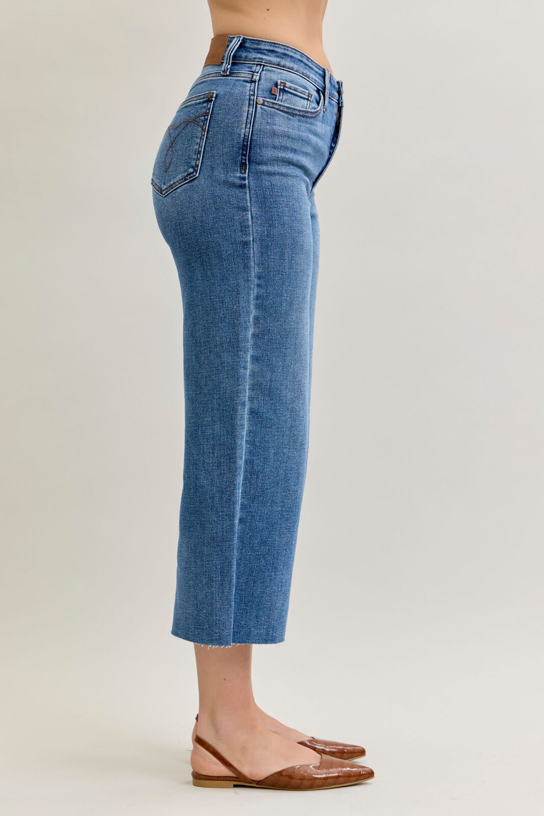 Wide Crop Classic Raw Hem