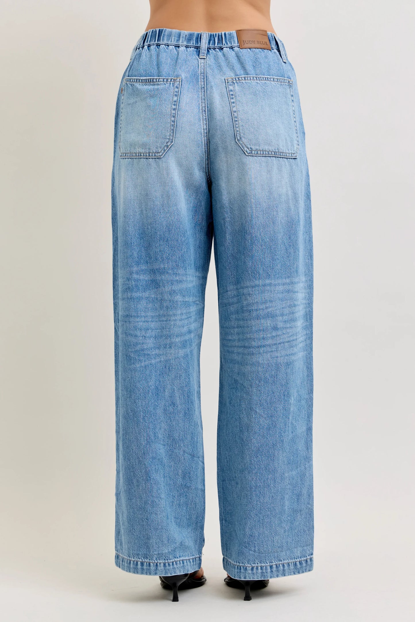 Featherweight Baggy Jeans