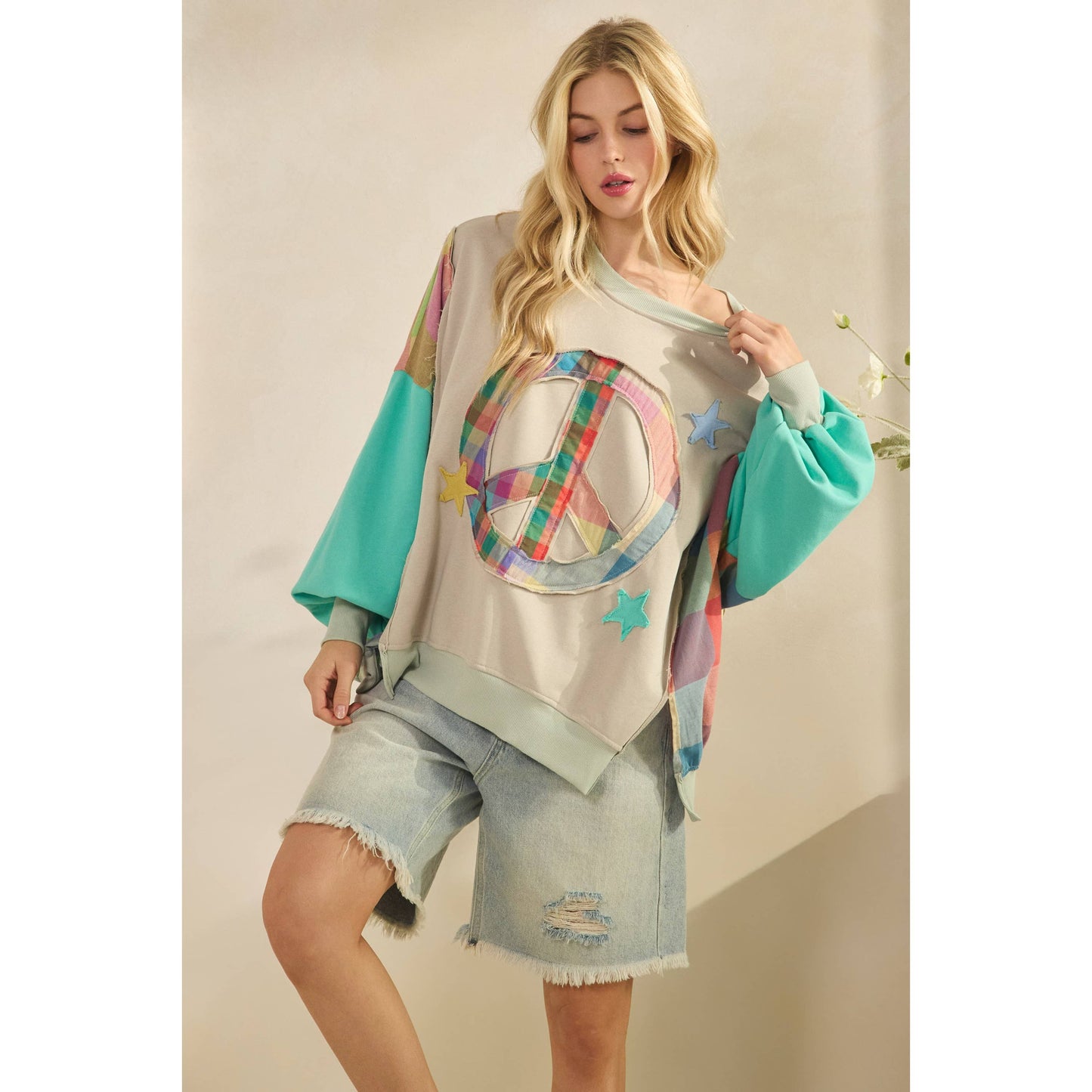 PEACE SIGN SWEATSHIRT