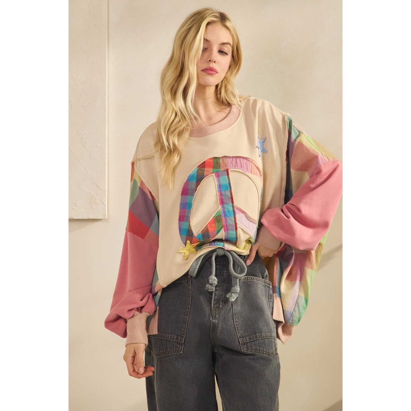 PEACE SIGN SWEATSHIRT